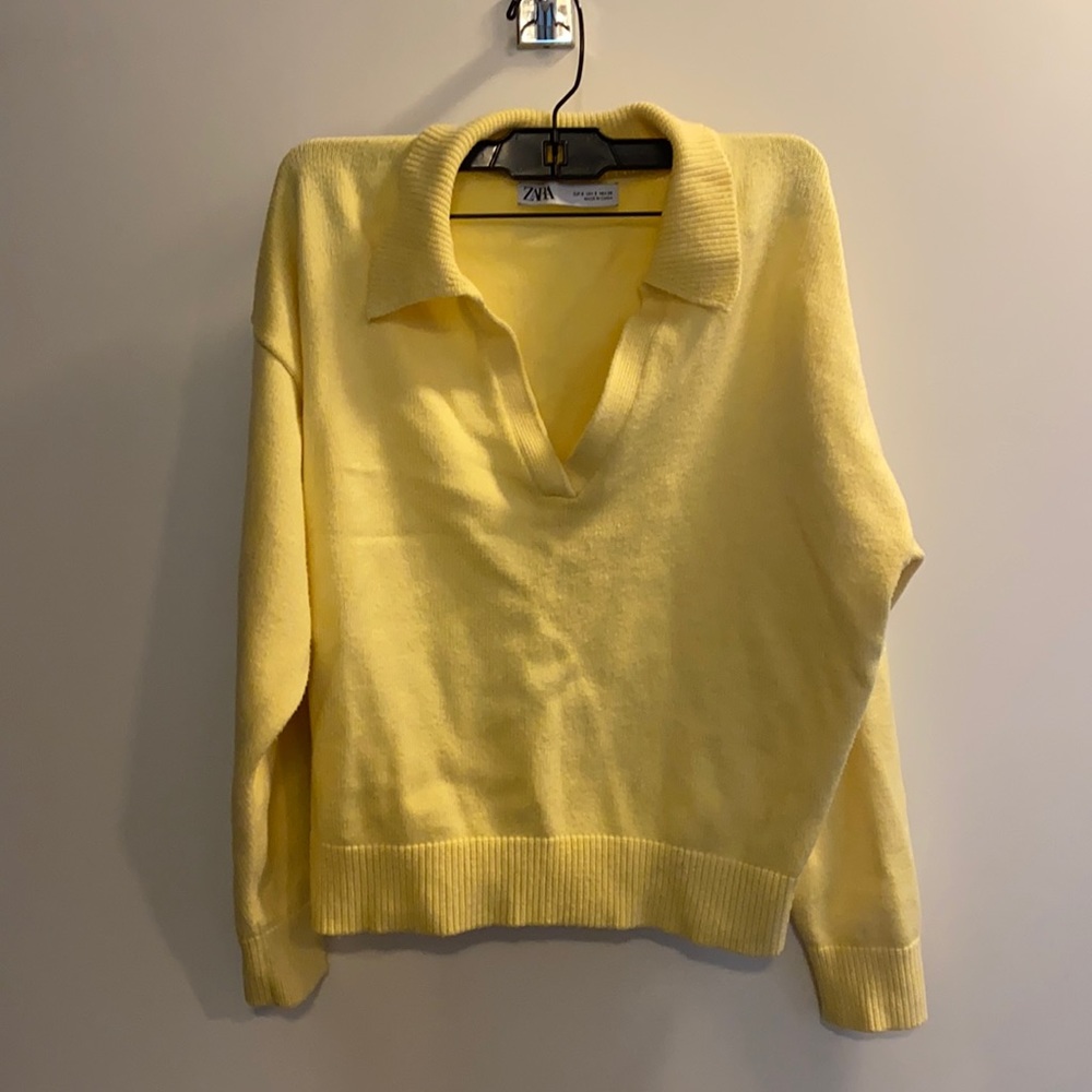 Zara open collar sweater in yellow in small